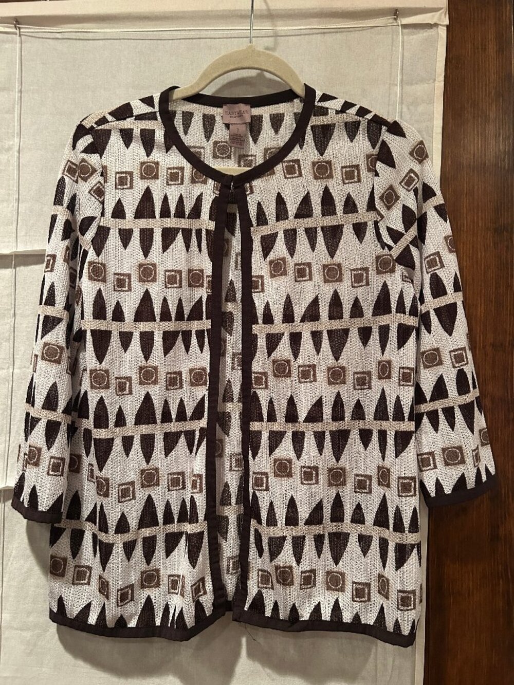 Chico's Easywear Knit Lightweight Sweater Size 1 Geometric Pattern 3/4 Sleeve